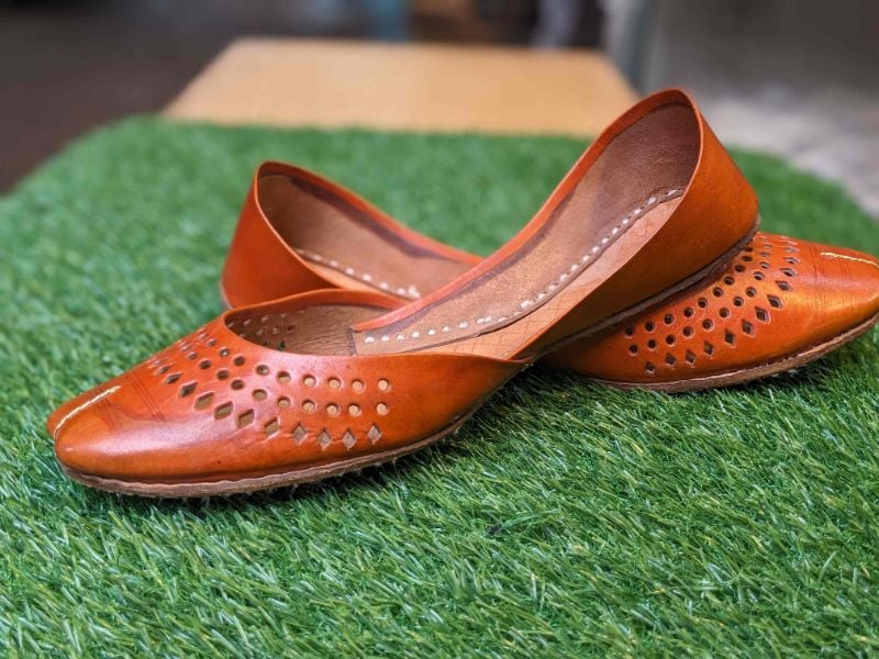 Mehr-o-Wafa - Premium Handcrafted Leather Women's Khussa | Elegant Pakistani Bridal Shoes