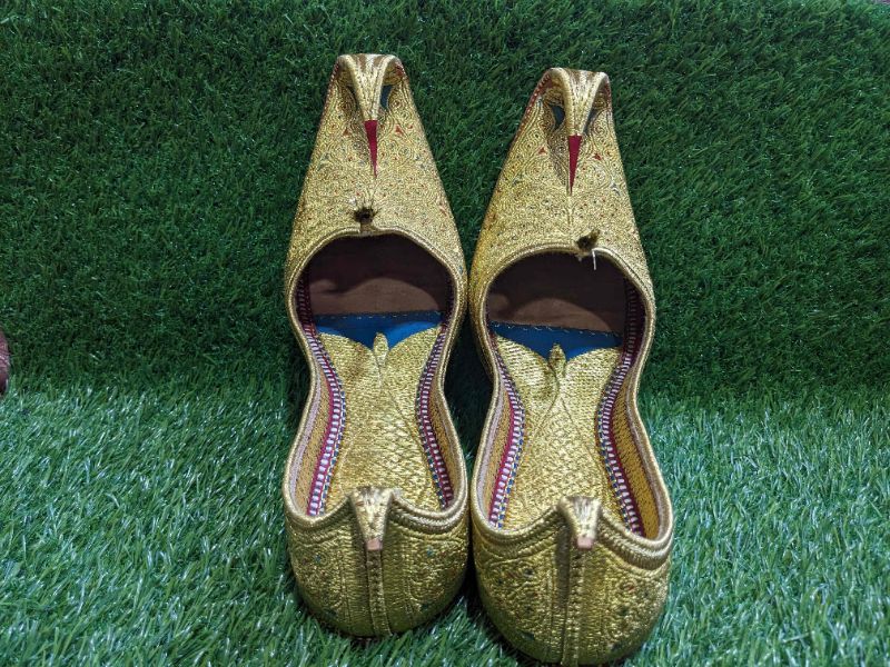 Sultan-e-Basirpur Golden Tilla - Royal Handcrafted Men's Khussa | Gold Embroidered Wedding Shoes