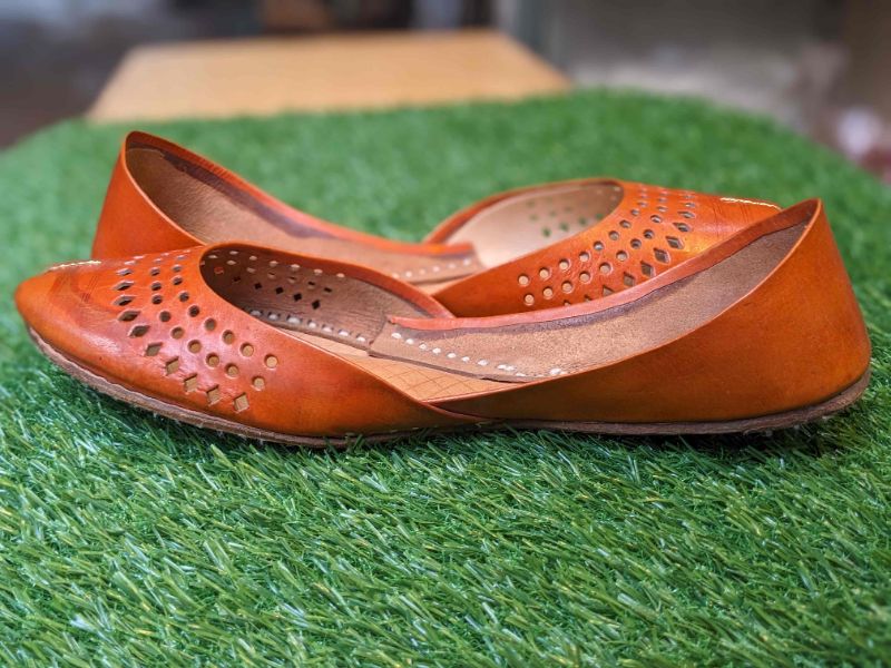 Mehr-o-Wafa - Premium Handcrafted Leather Women's Khussa | Elegant Pakistani Bridal Shoes