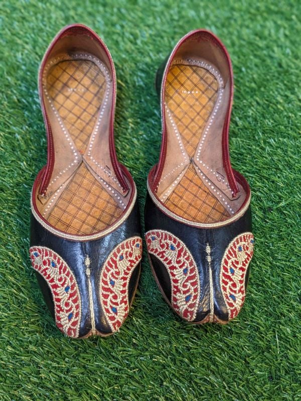 Heritage Black - Premium Elegant Handcrafted Women's Khussa | Classic Pakistani Bridal Footwear