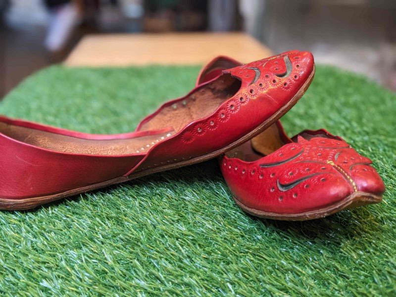 Gul-e-Punjab - Elegant Handcrafted Women's Khussa | Traditional Pakistani Bridal Shoes