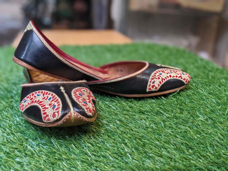 Heritage Black - Premium Elegant Handcrafted Women's Khussa | Classic Pakistani Bridal Footwear