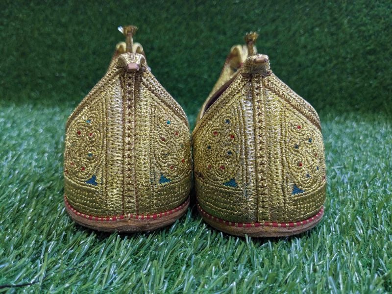 Sultan-e-Basirpur Golden Tilla - Royal Handcrafted Men's Khussa | Gold Embroidered Wedding Shoes