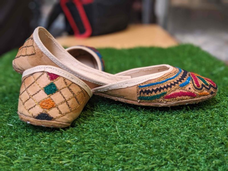 Shaam-e-Basir - Elegant Handcrafted Women's Khussa | Traditional Pakistani Evening Shoes
