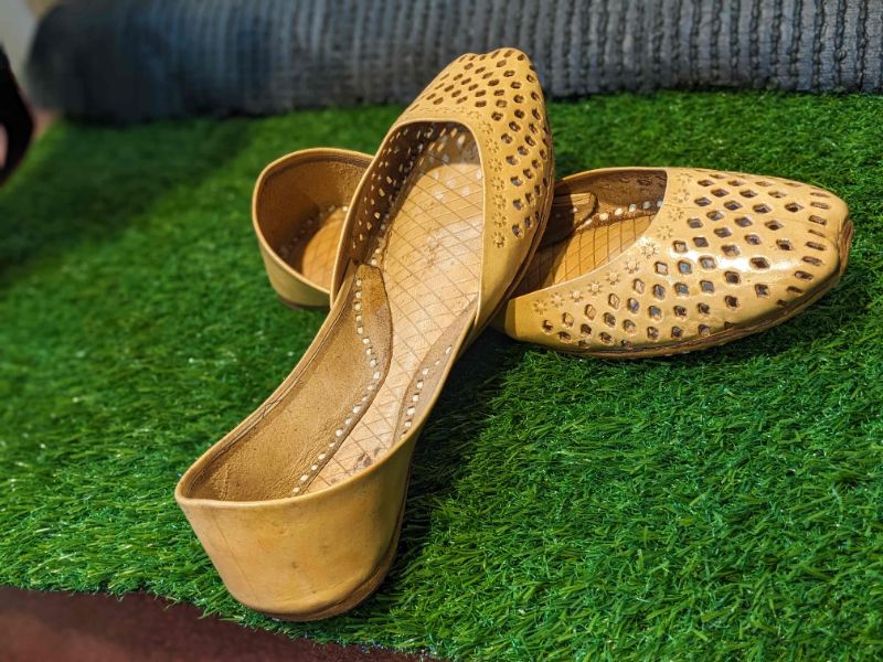 Punjab Virsa - Elegant Handcrafted Women's Khussa | Traditional Pakistani Cultural Shoes