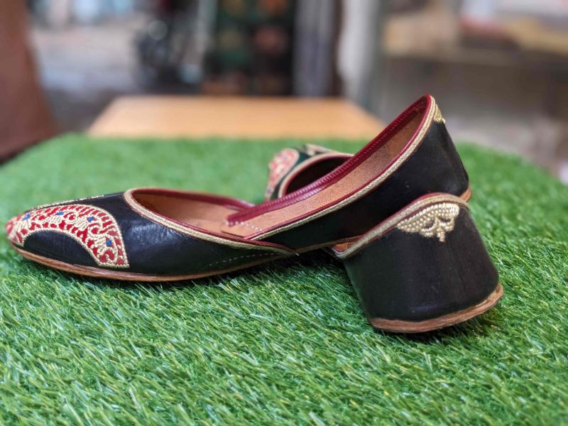 Heritage Black - Premium Elegant Handcrafted Women's Khussa | Classic Pakistani Bridal Footwear