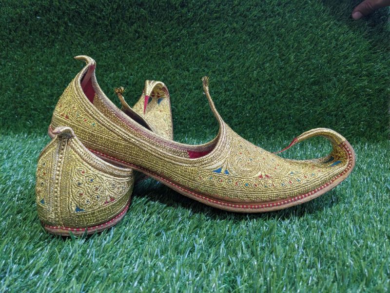 Sultan-e-Basirpur Golden Tilla - Royal Handcrafted Men's Khussa | Gold Embroidered Wedding Shoes