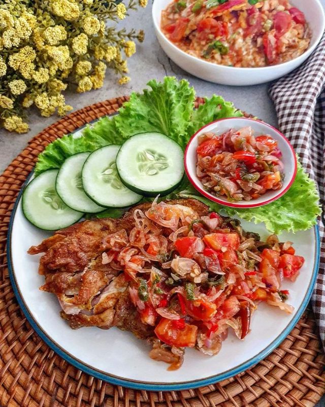 Nasi Ayam Sambal Pecak
