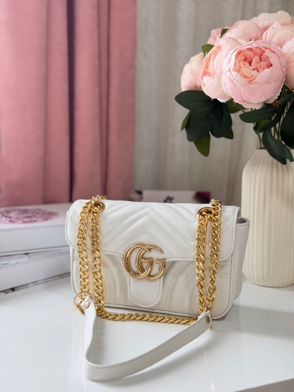غوشي مامورنت - ابيض