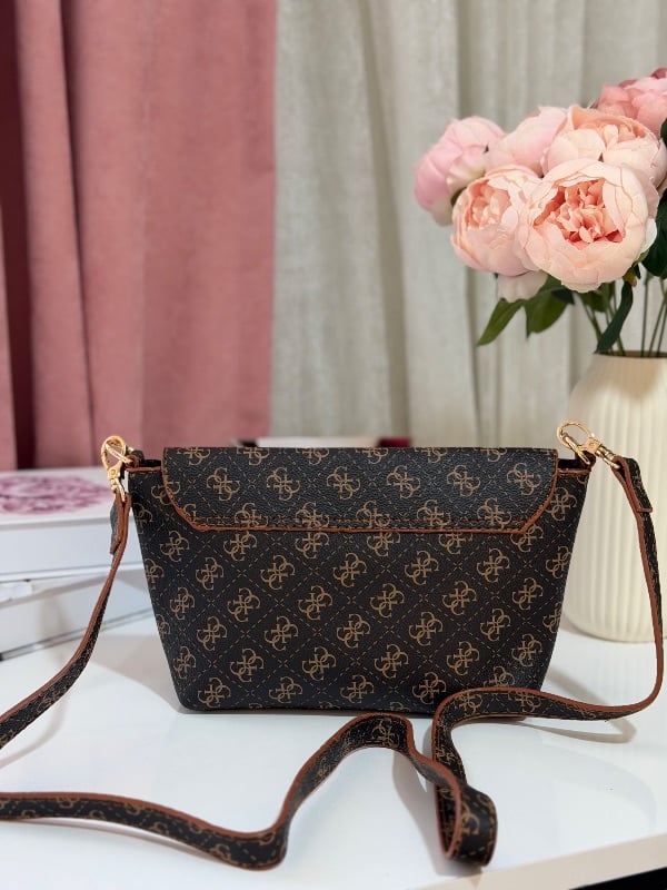 غيس دارسي بنقشة - بني وعسلي