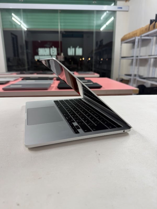 Macbook Pro M2
