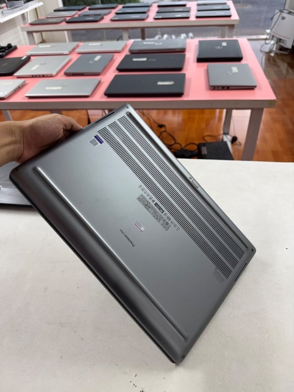Dell Precision 7550 I9