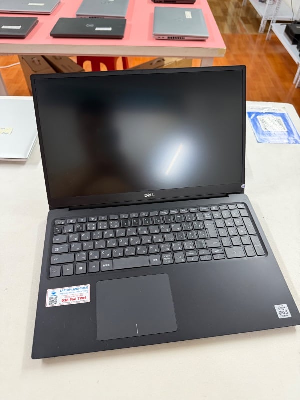 Dell Vostro 5590