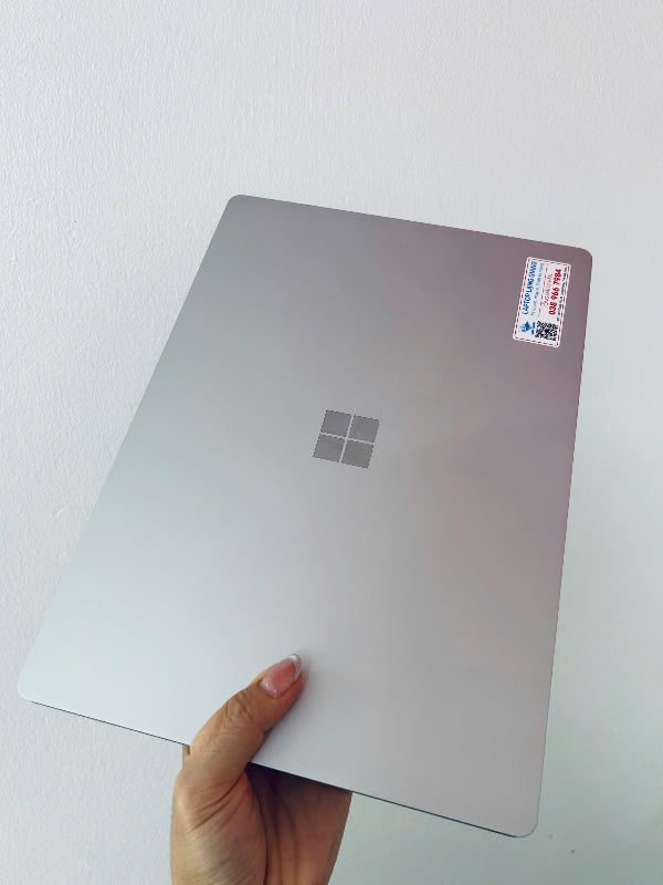 Surface Laptop 2