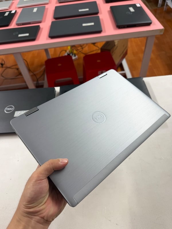 Dell Latitude 7320 2in1