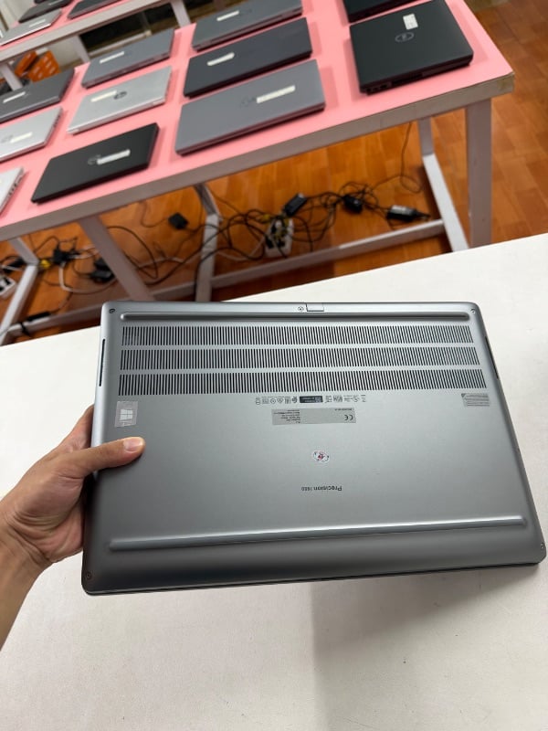 Dell Precisioin 7550 2