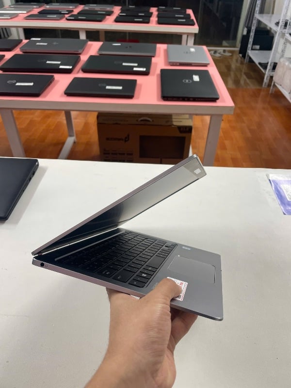 HP Elitebook Folio