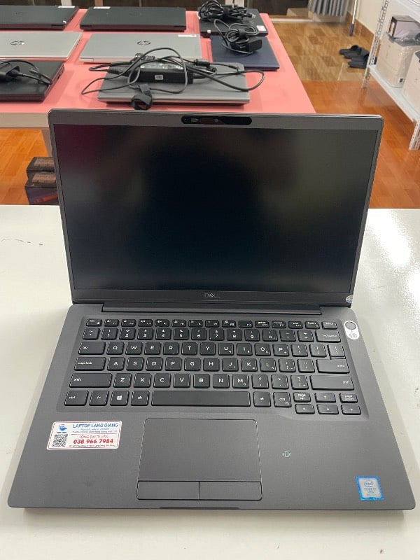 Laptop Dell Latitude 7400
