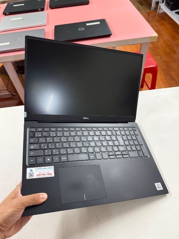 Dell Vostro 5590