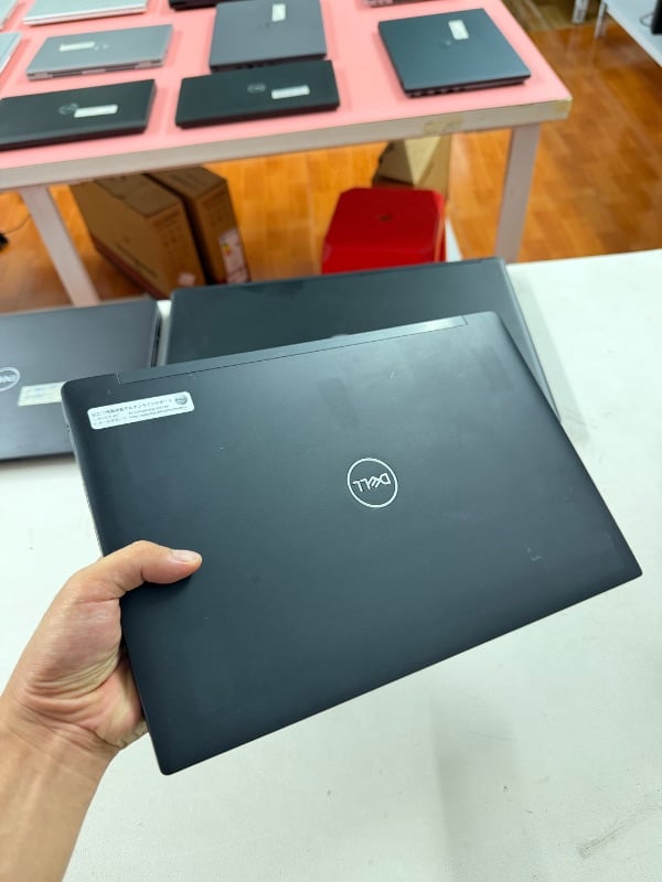 Dell latitude 7390 I3