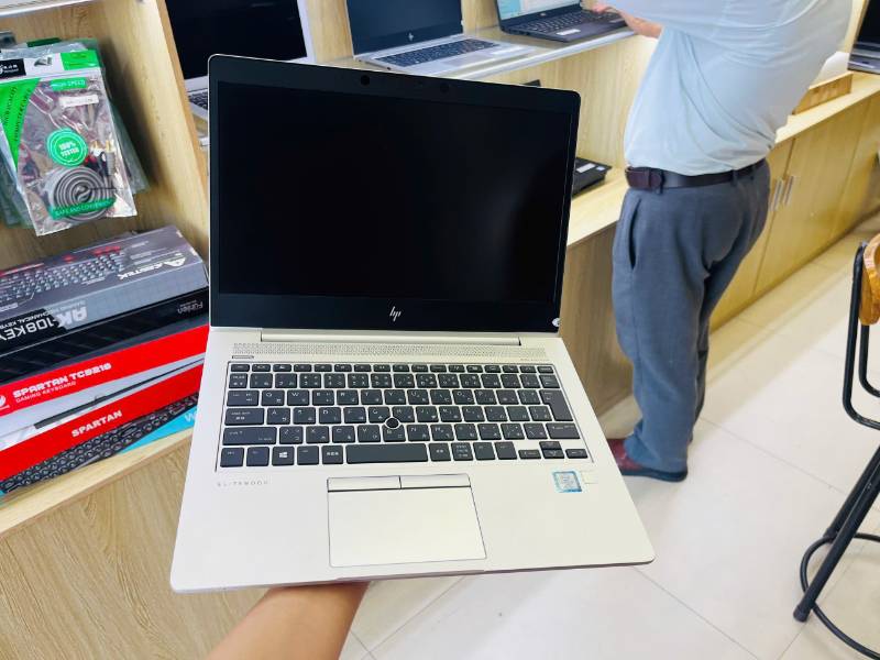 Laptop HP Elitebook 830G6