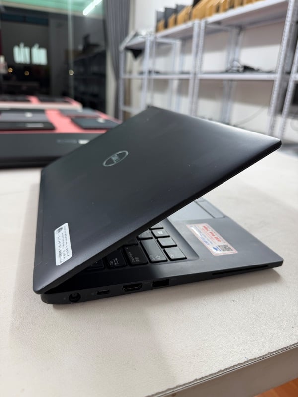Dell latitude 7390 I3