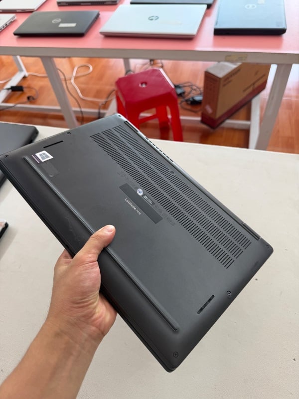 Dell Latitude 7410
