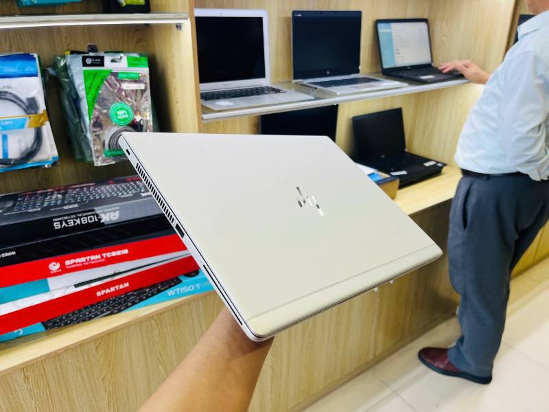 Laptop HP Elitebook 830G6