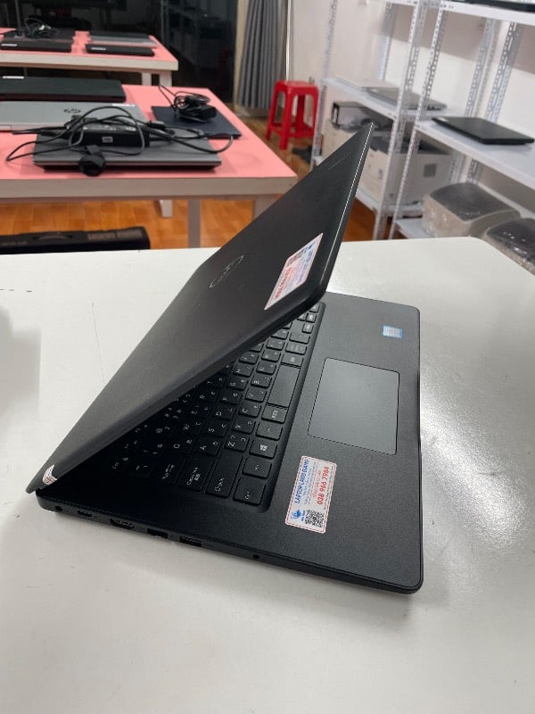 Laptop Dell Latitude 3490