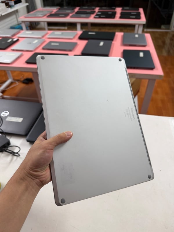 Surface Laptop 1