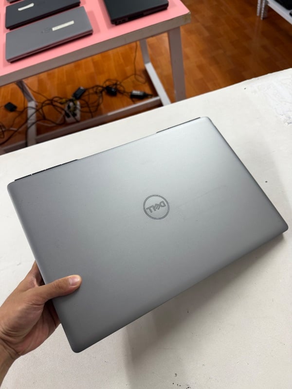 Dell Precisioin 7550 2