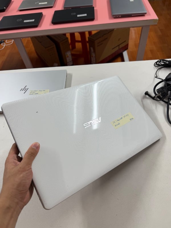 Laptop Asus văn phòng