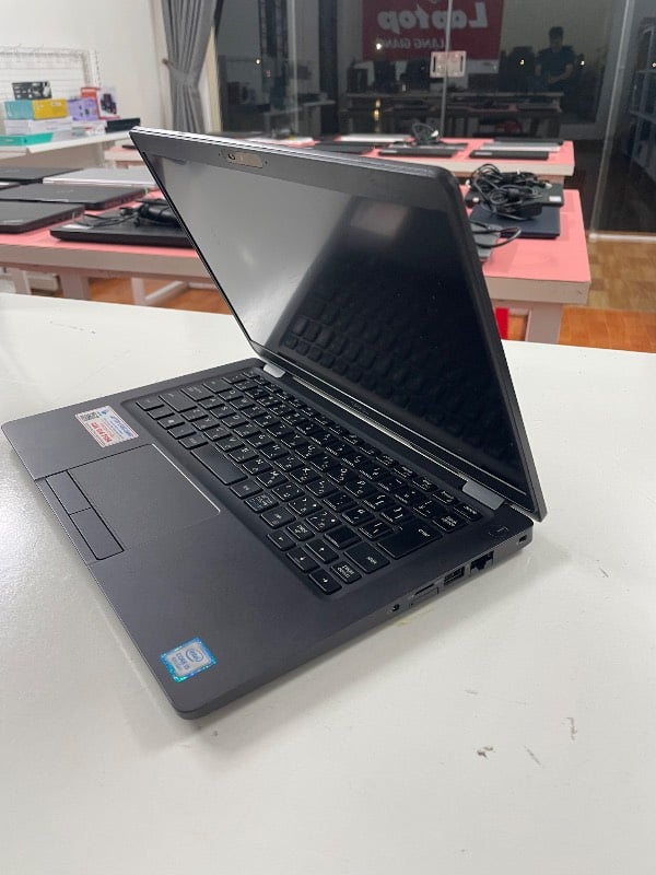Laptop Dell Latitude 5300