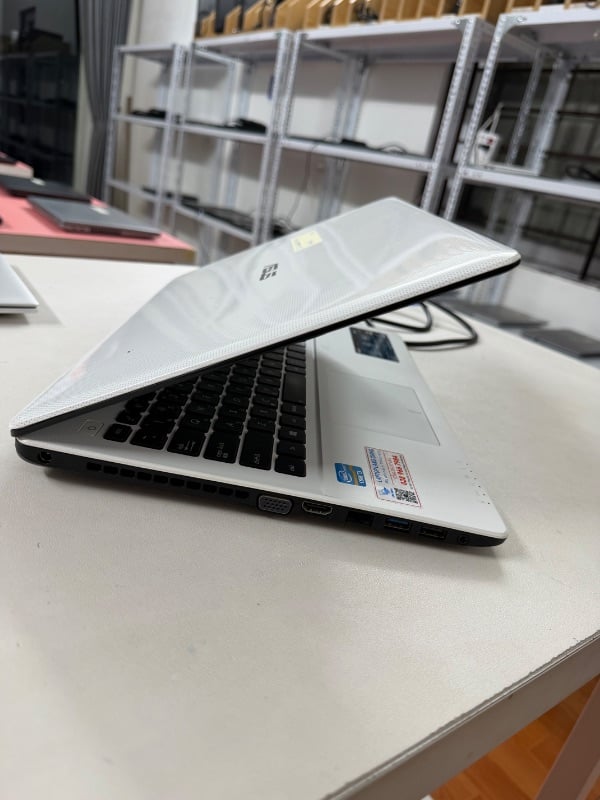 Laptop Asus văn phòng