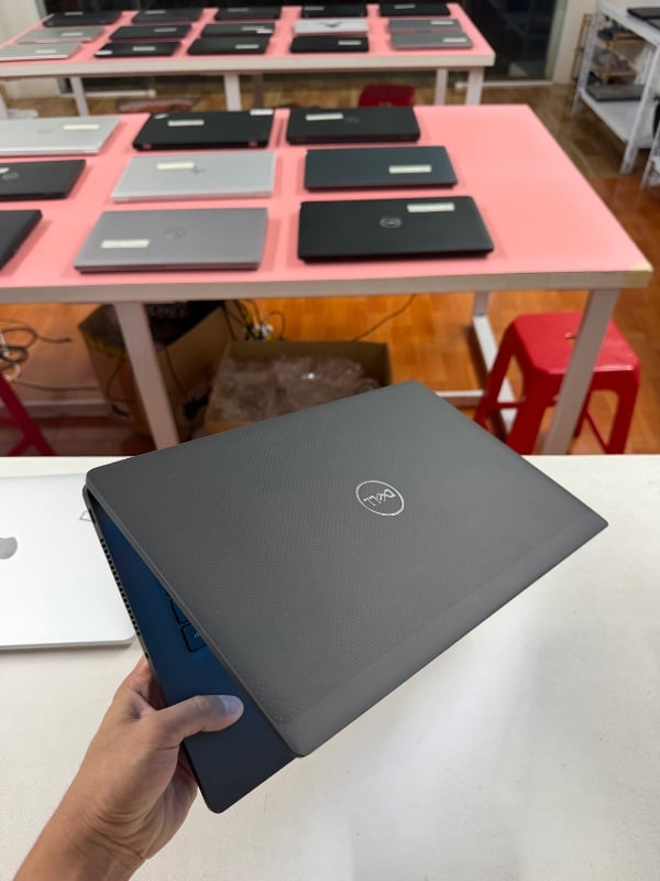 Dell Latitude 7420