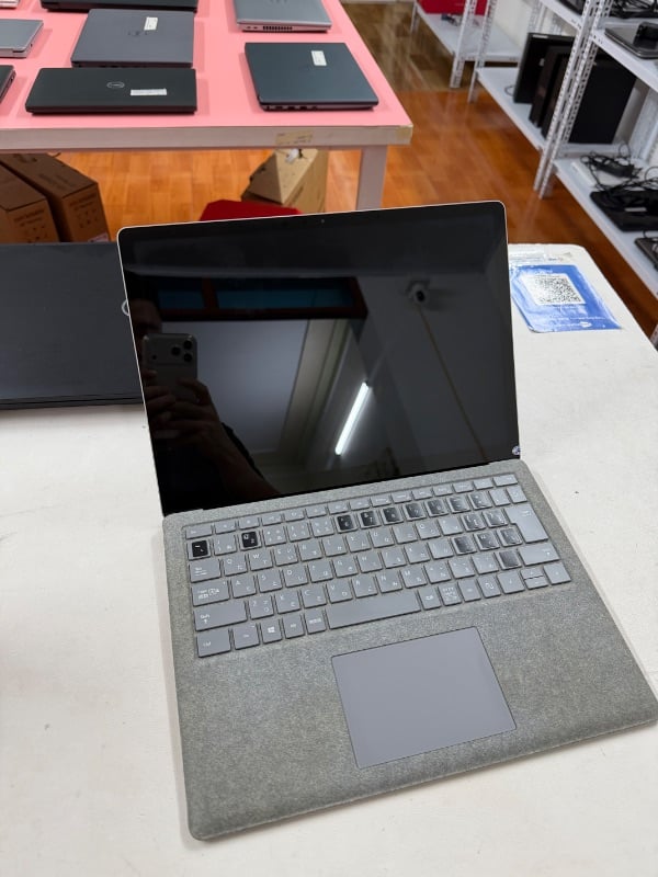 Surface Laptop 1