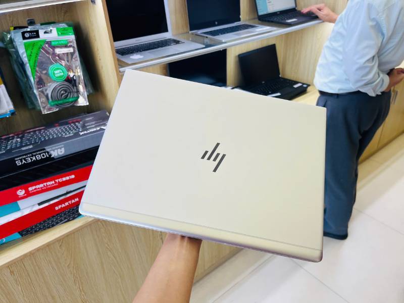 Laptop HP Elitebook 830G6