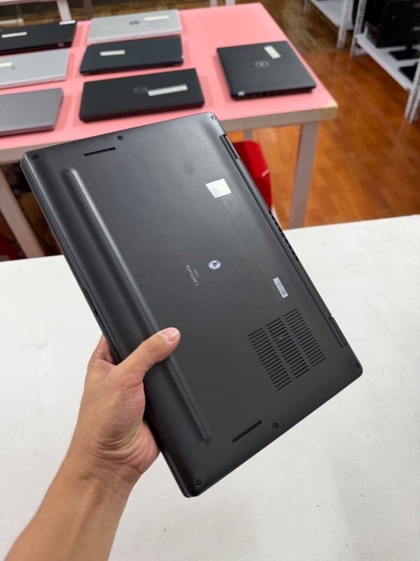Dell Latitude 7330