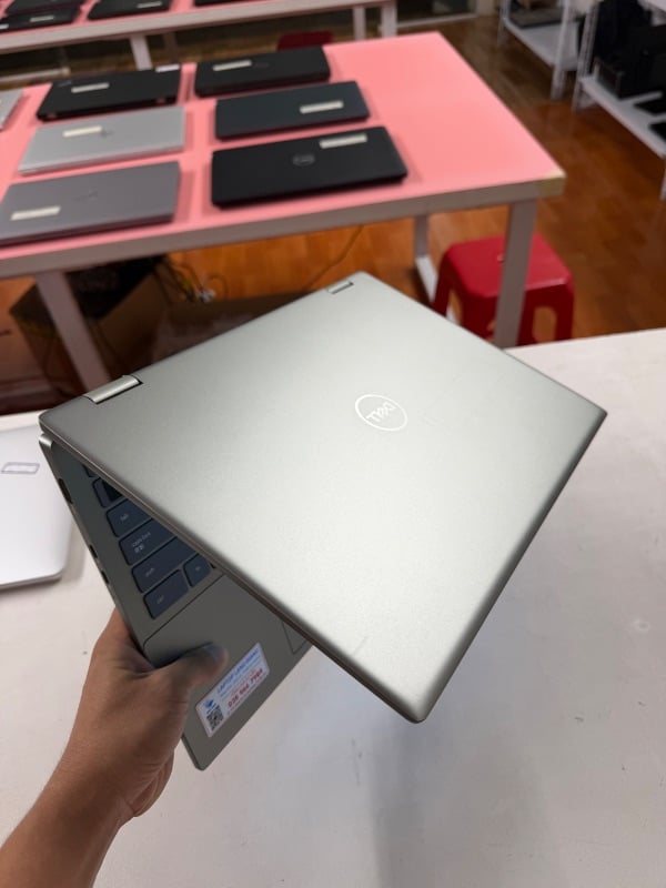 Dell Inspiron 7425 2in1
