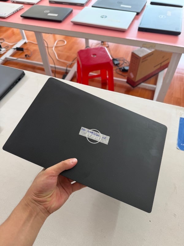Dell Latitude 7410