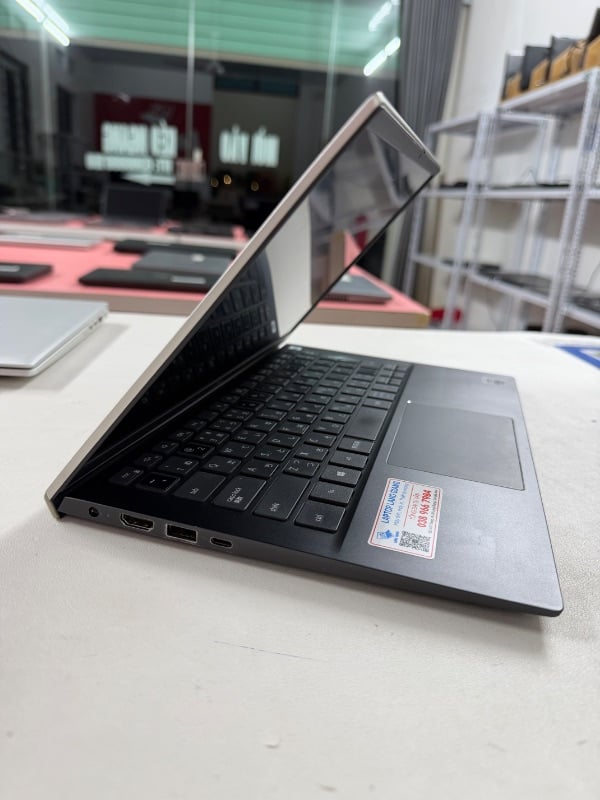 Dell Vostro 5300