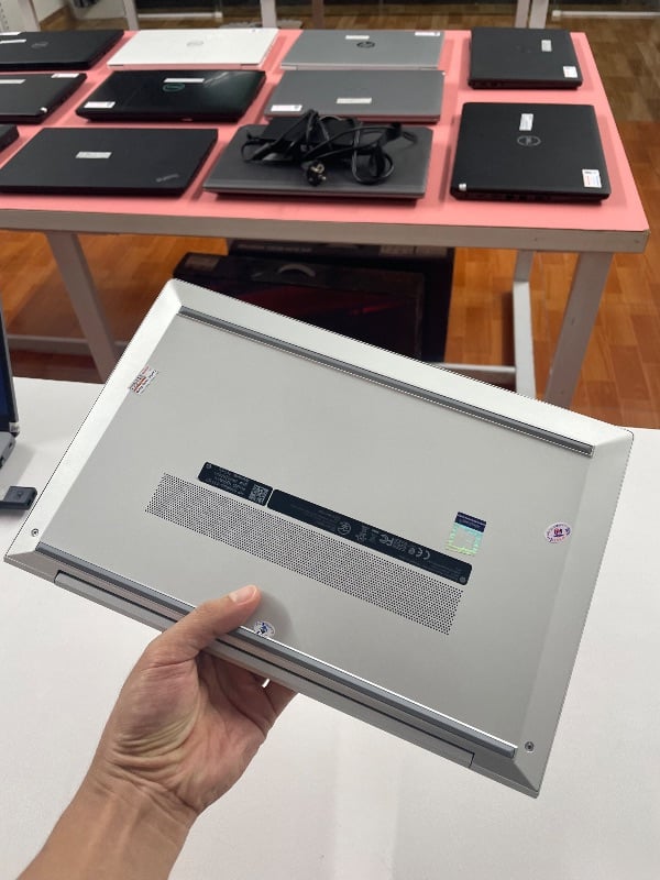 Laptop HP Elitebook 830G7