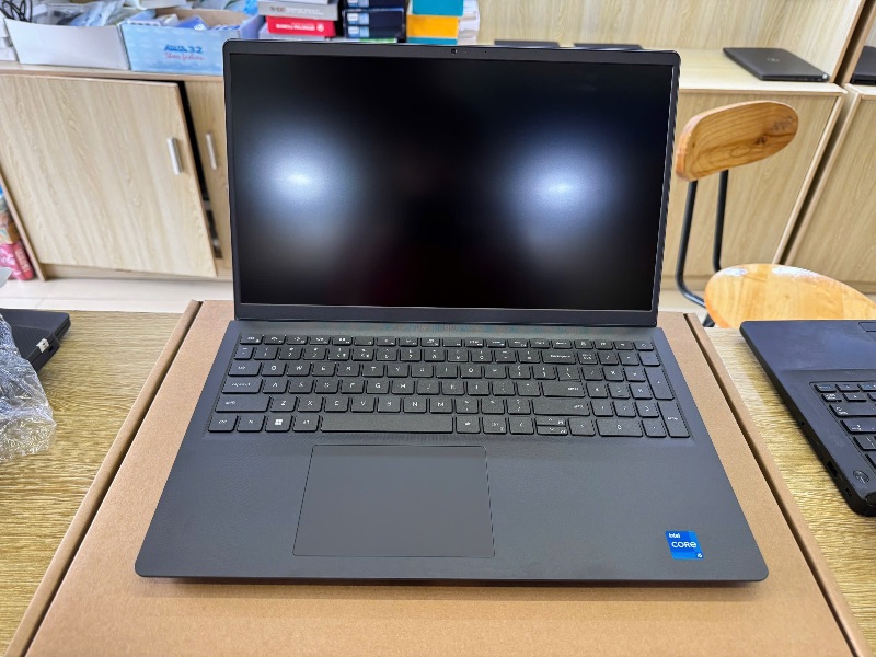 Dell vostro 3530