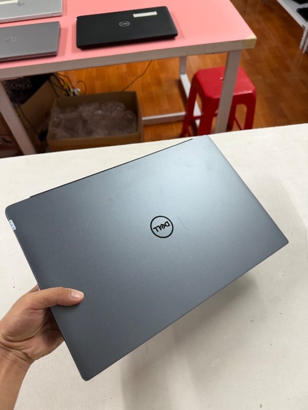 Dell Vostro 5590