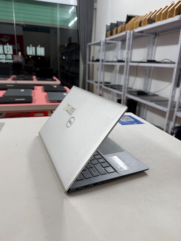 Dell Vostro 5300