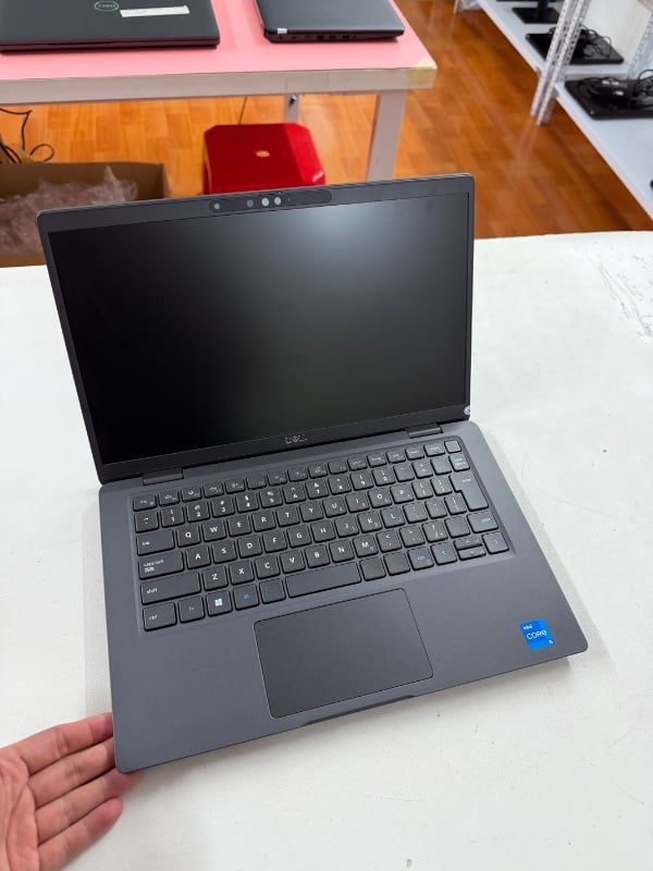 Dell Latitude 7330