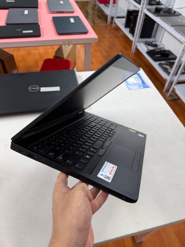 Dell Latitude 5590