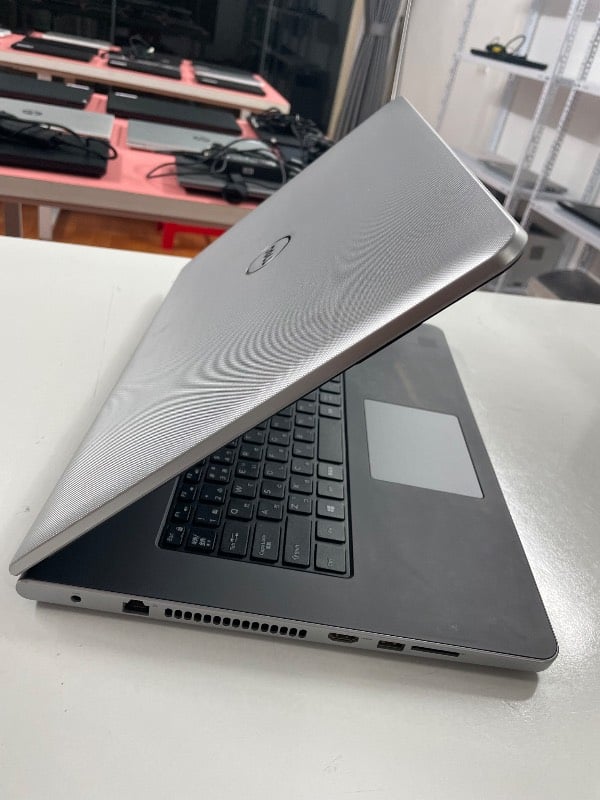 Dell Inspirion 17