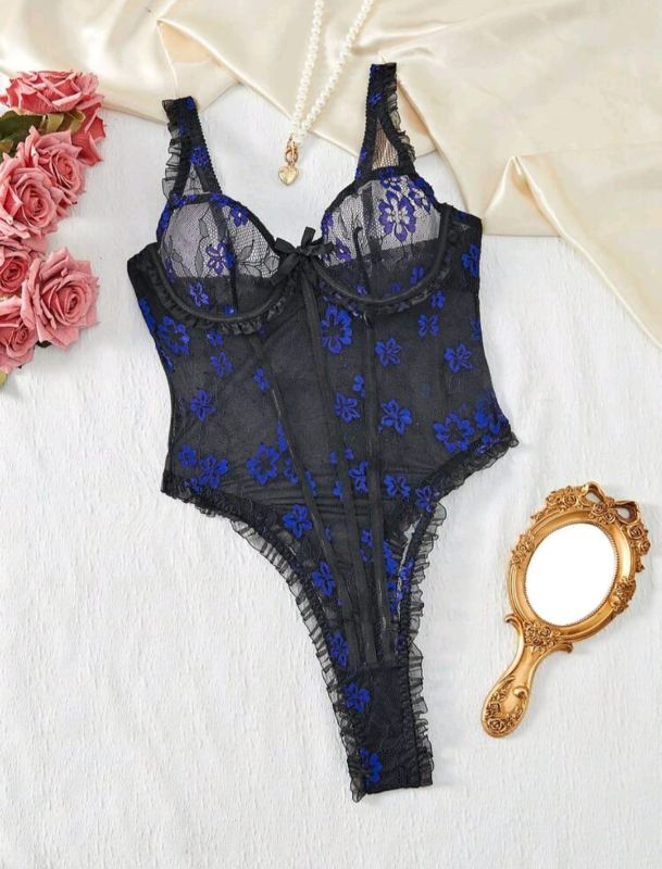 Divine lace / L