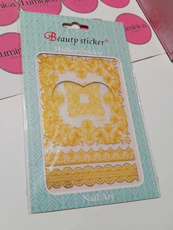 STICKER HOLLOW 1